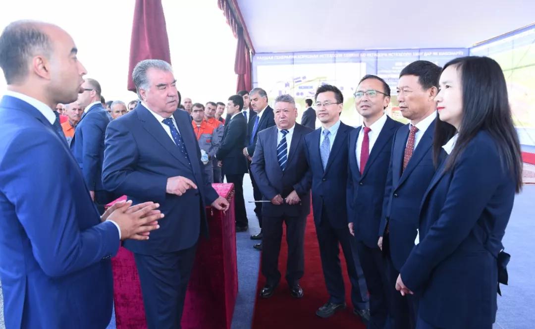 ���������ܲ����Ұ�������ϯ������˹̹ˮ����Ŀ�����ʽ